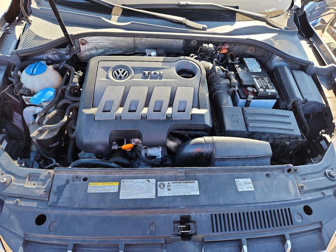 2014 VOLKSWAGEN PASSAT