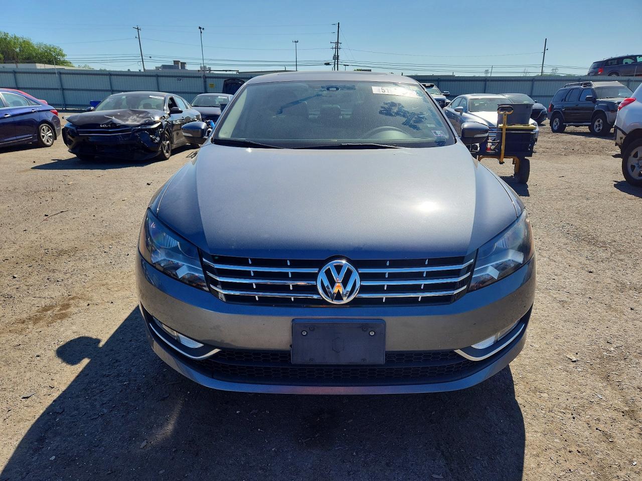 2014 VOLKSWAGEN PASSAT