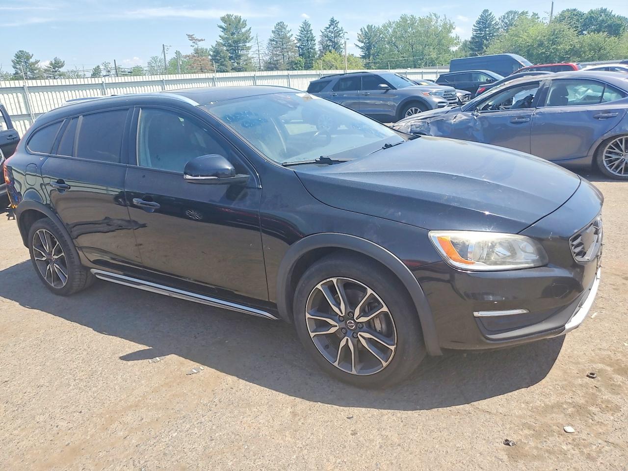 2018 VOLVO V60