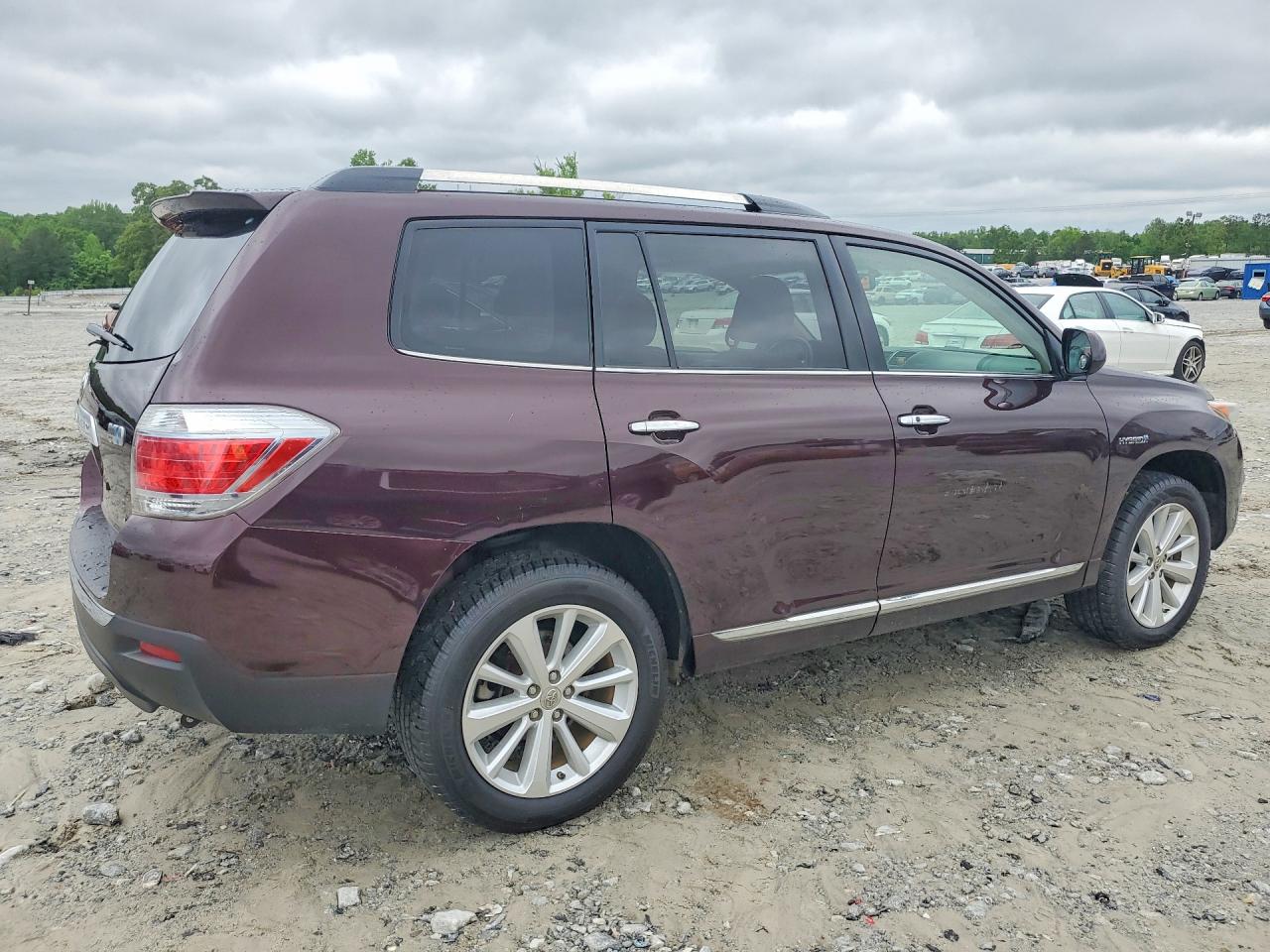 2011 TOYOTA HIGHLANDER
