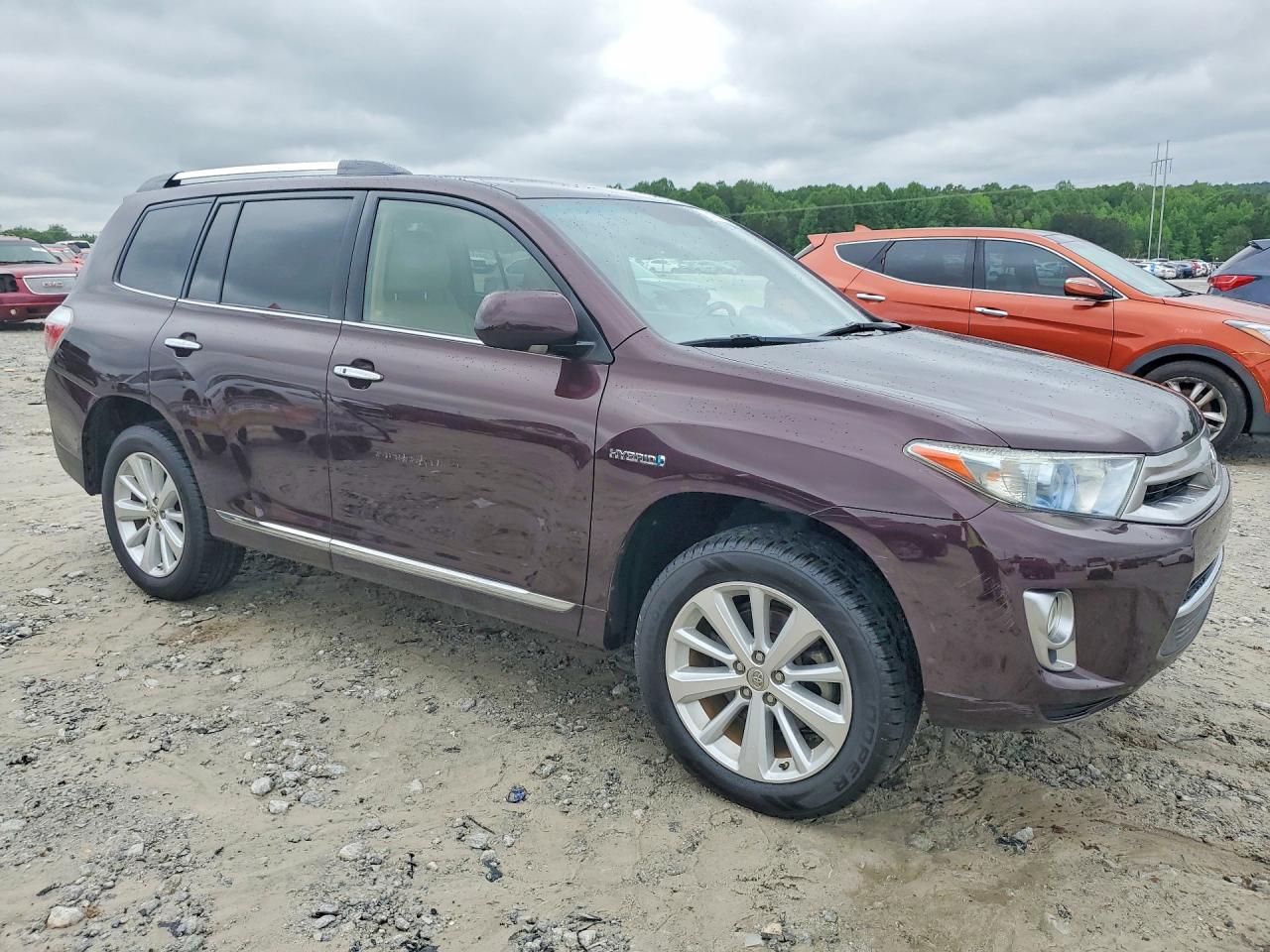 2011 TOYOTA HIGHLANDER