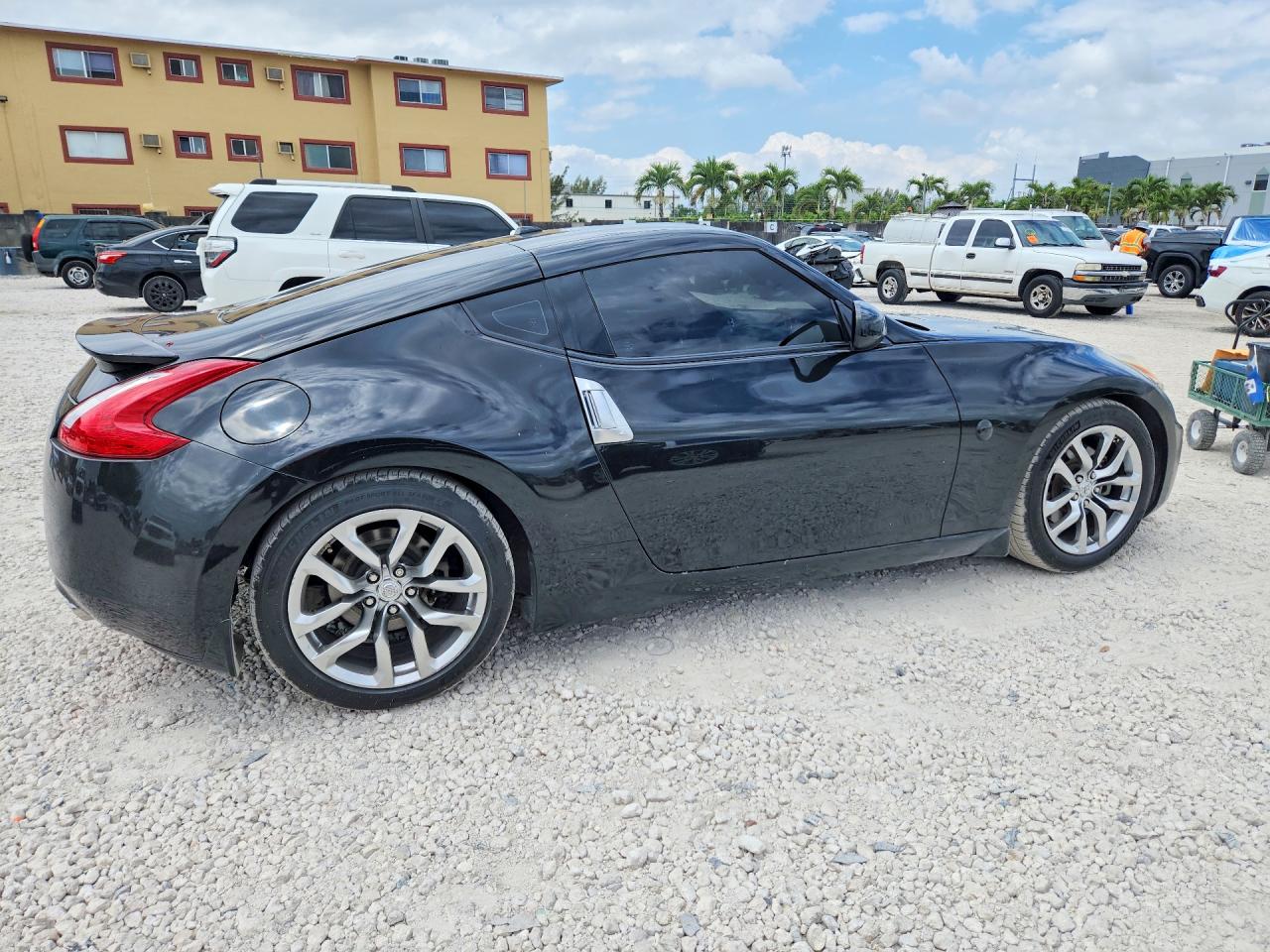 2014 NISSAN 370Z