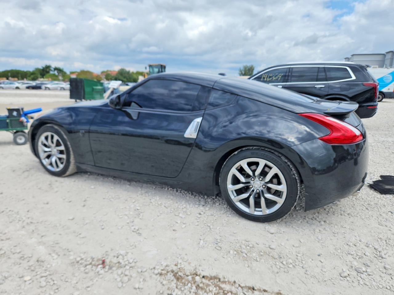 2014 NISSAN 370Z