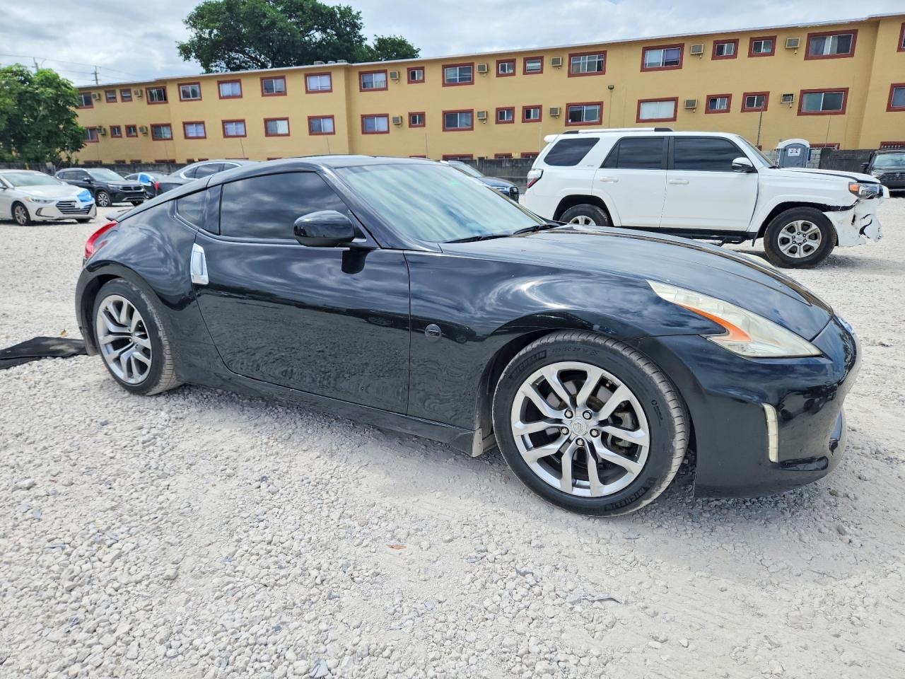 2014 NISSAN 370Z