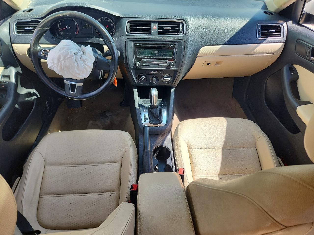 2011 VOLKSWAGEN JETTA