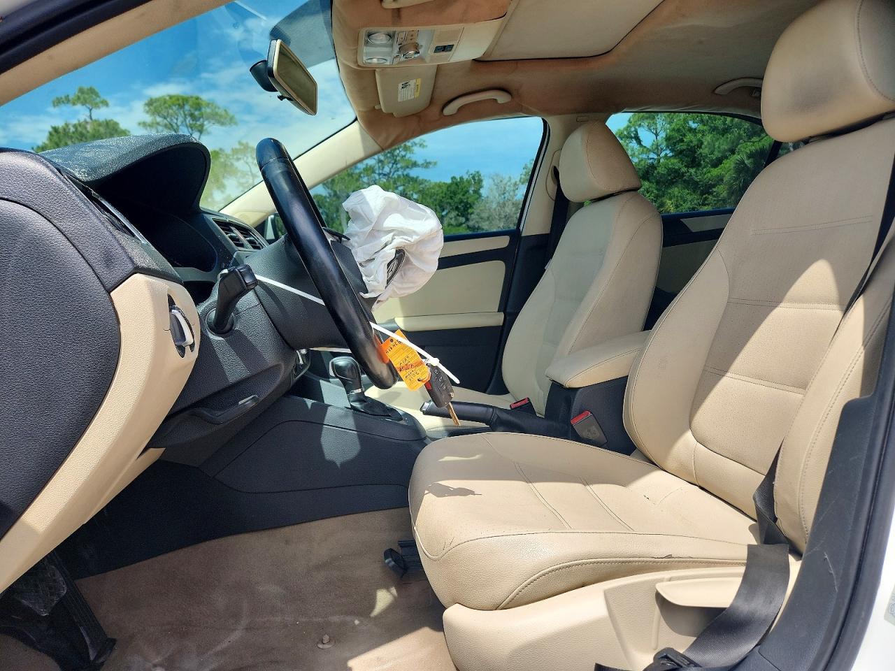 2011 VOLKSWAGEN JETTA