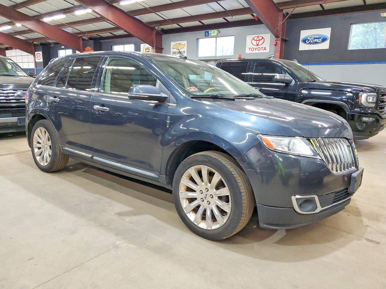 2013 LINCOLN TOWNHOUSE MKX