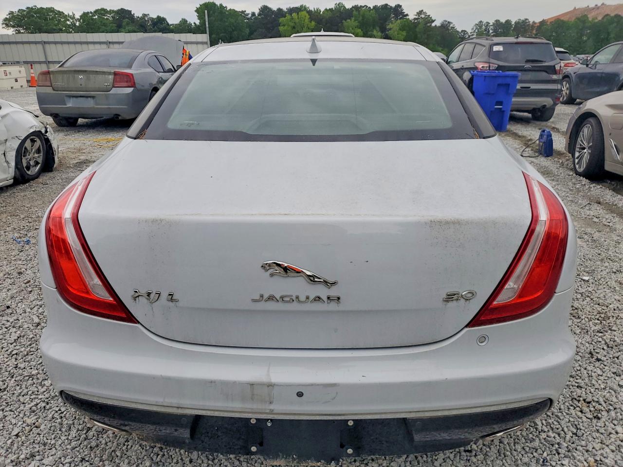 2017 JAGUAR XJ
