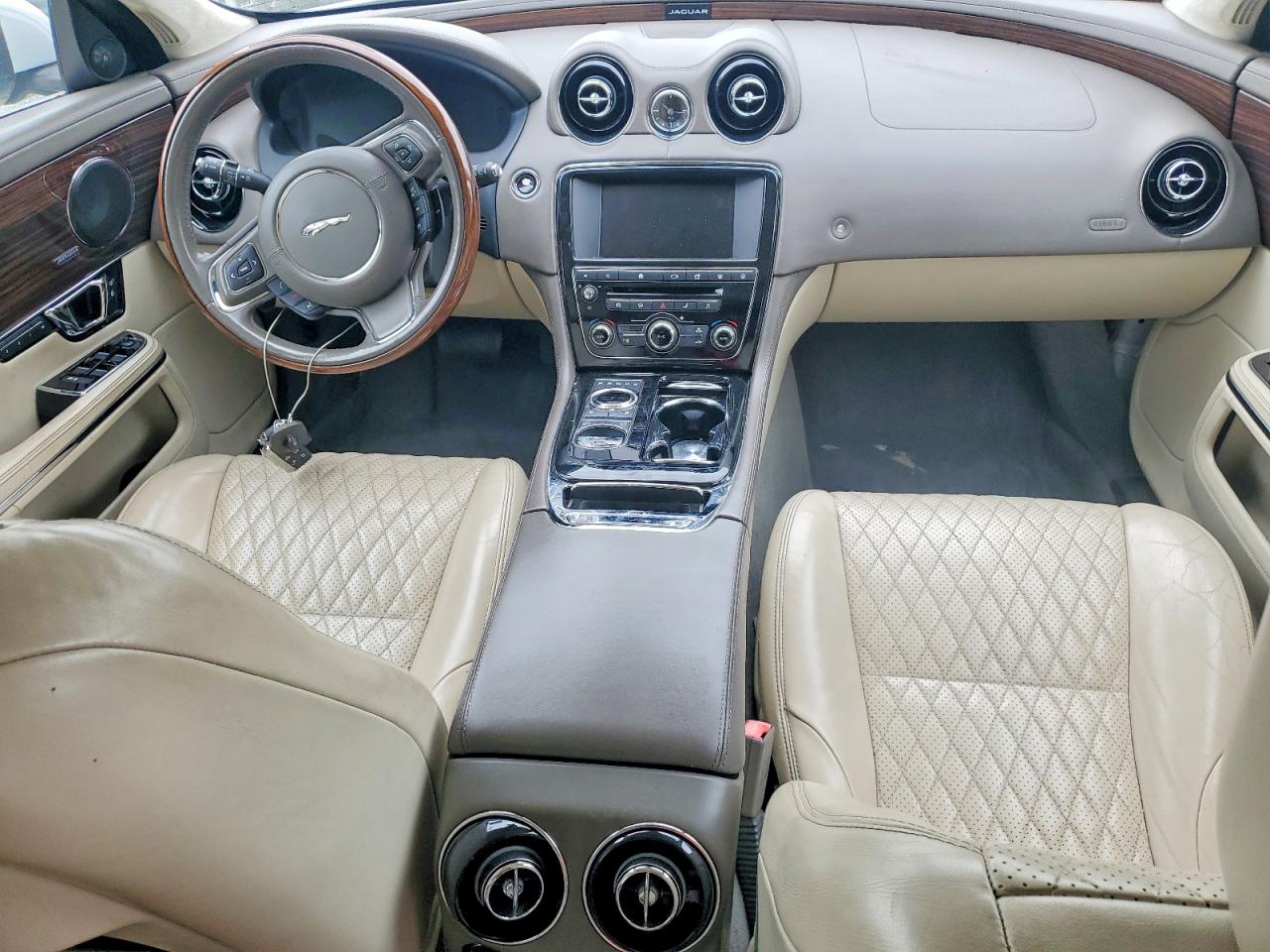 2017 JAGUAR XJ