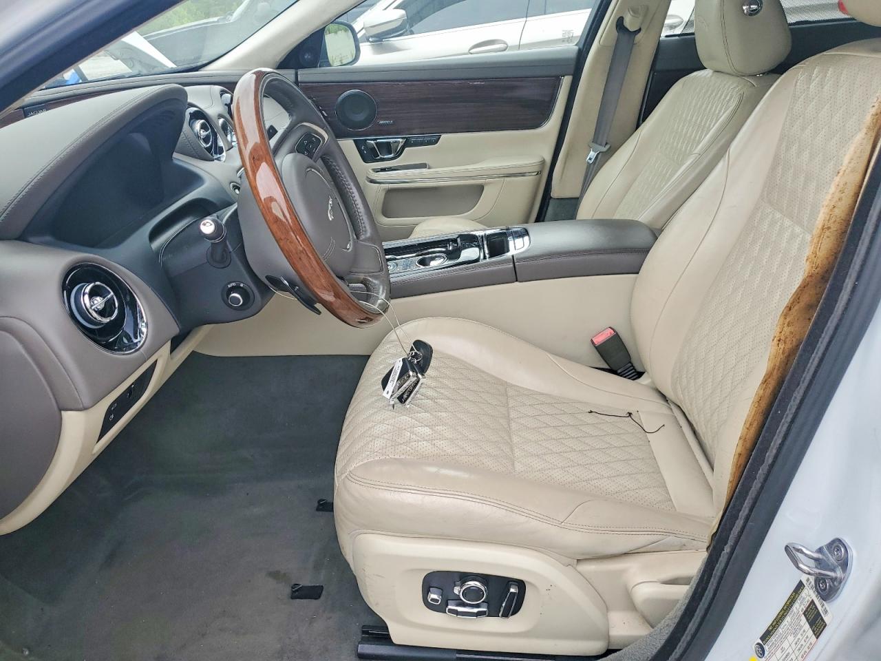 2017 JAGUAR XJ