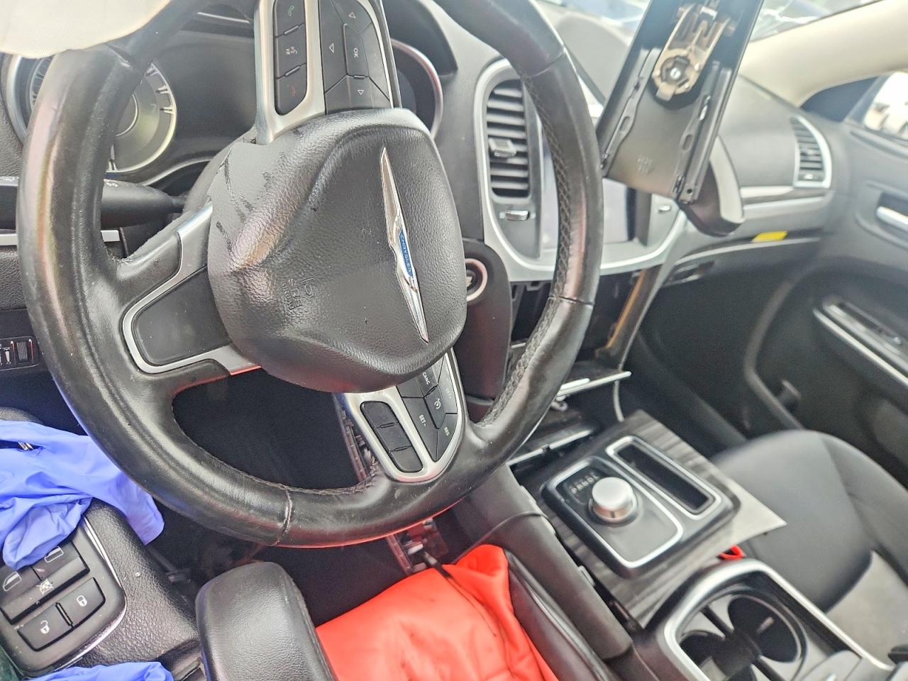 2019 CHRYSLER 300