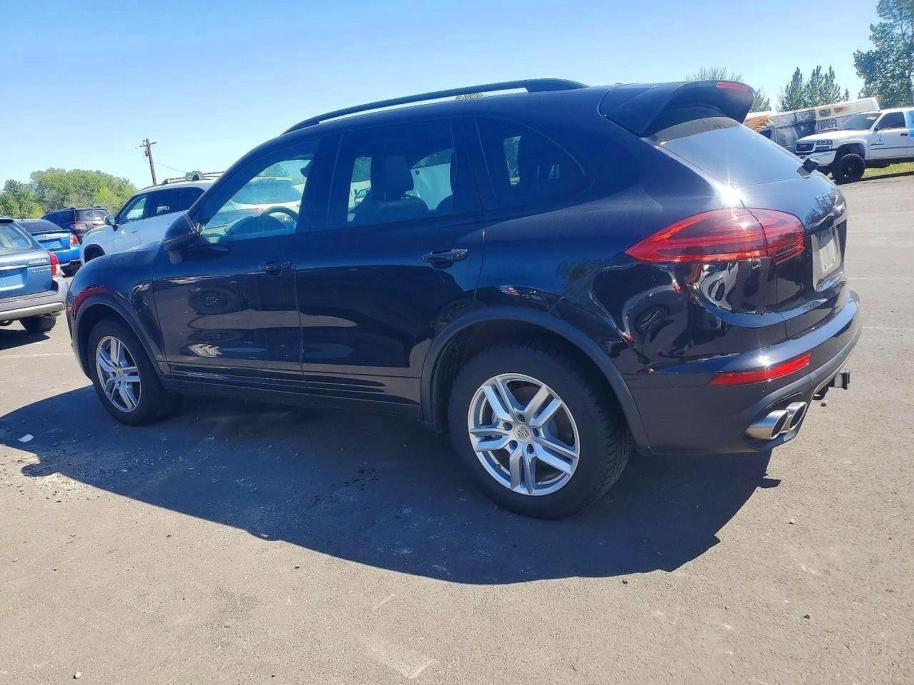 2016 PORSCHE CAYENNE