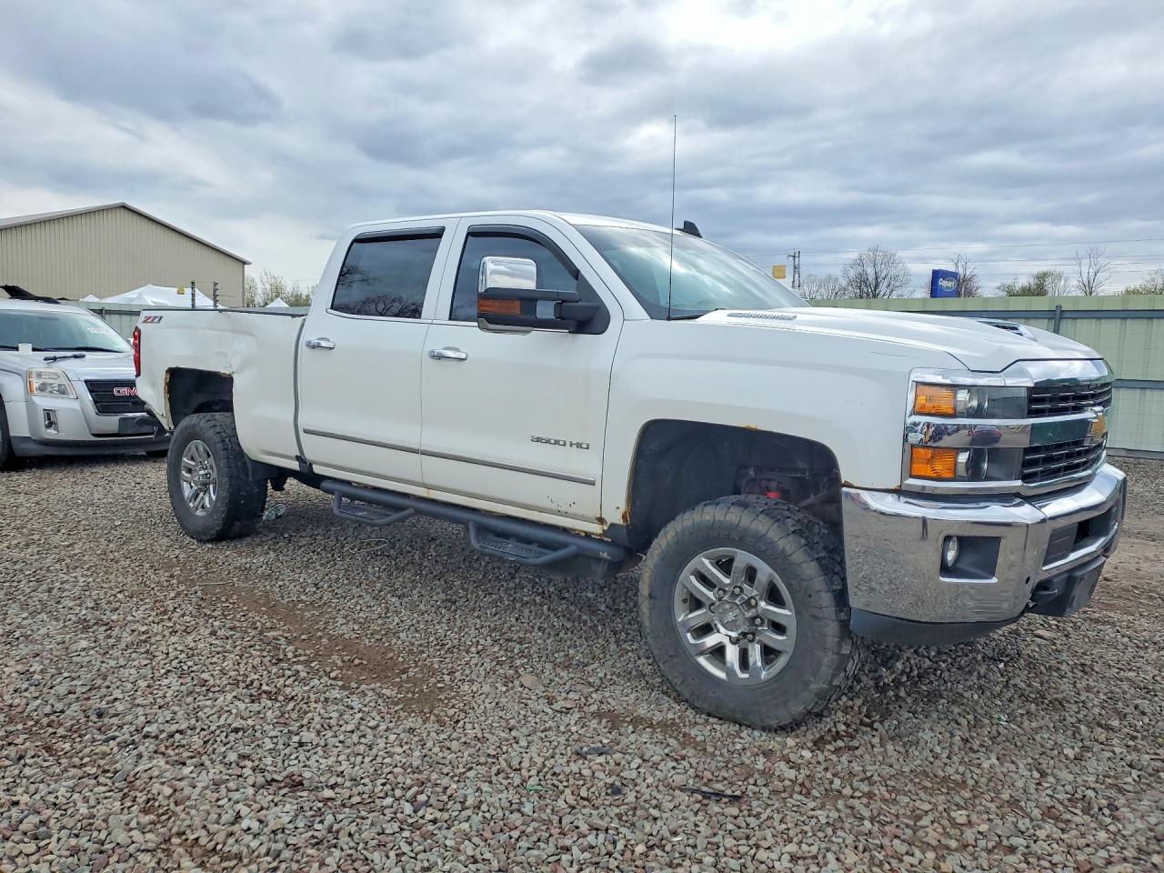 2017 CHEVROLET SILVERADO