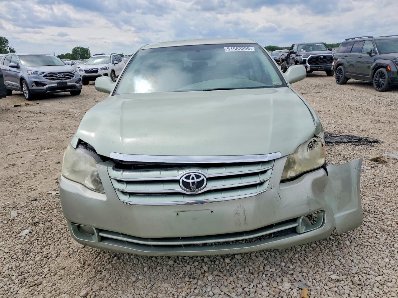 2005 TOYOTA AVALON