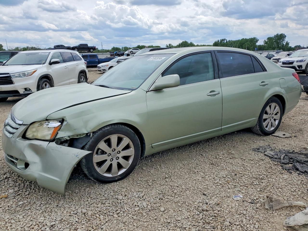 2005 TOYOTA AVALON