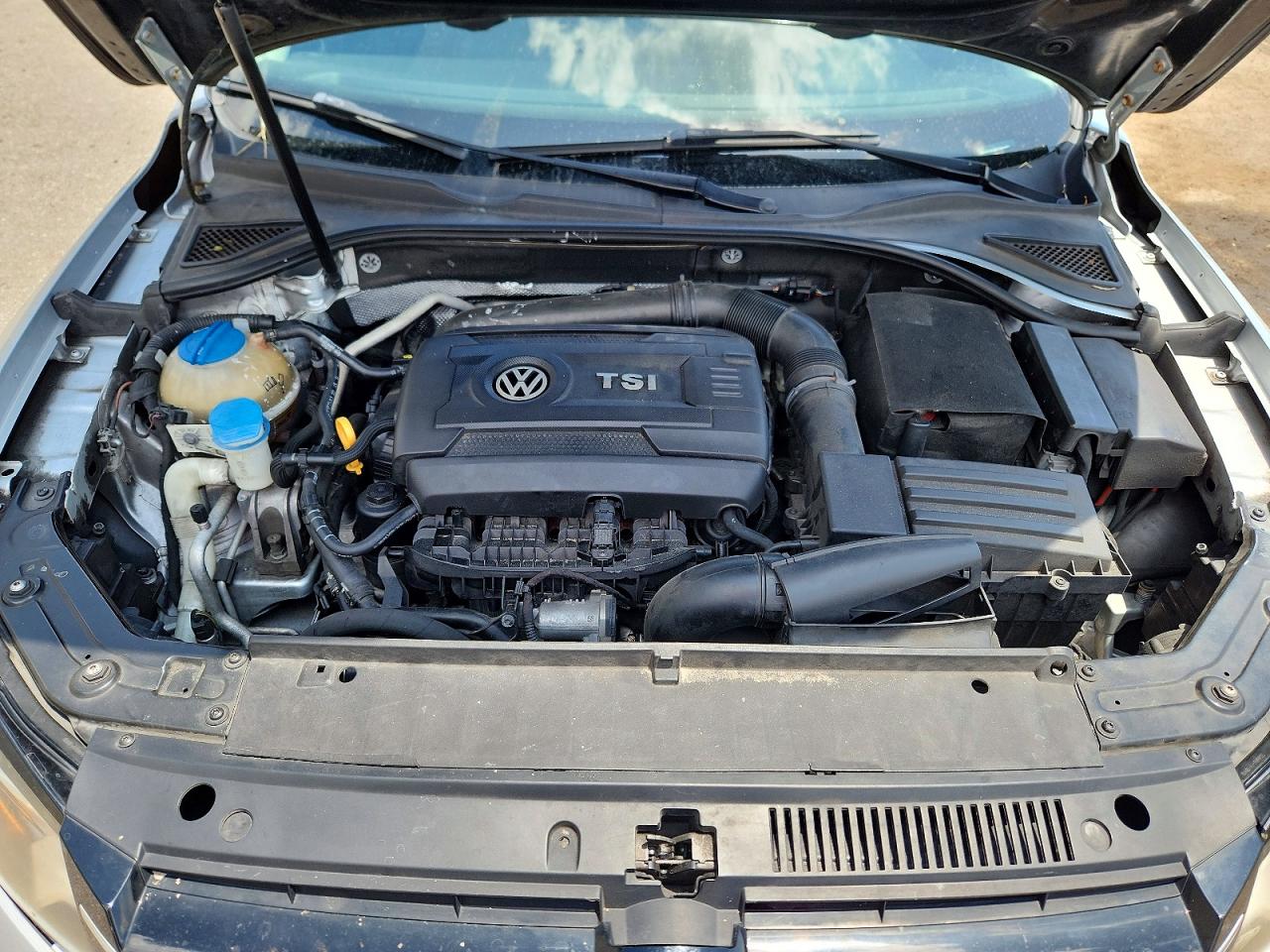 2015 VOLKSWAGEN PASSAT