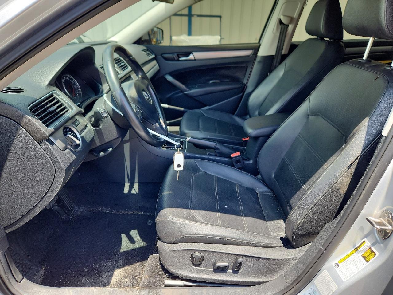 2015 VOLKSWAGEN PASSAT