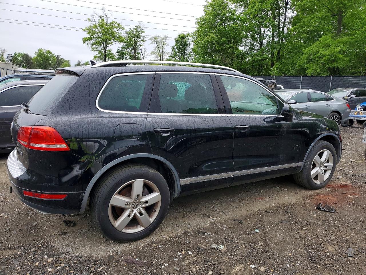 2014 VOLKSWAGEN TOUAREG