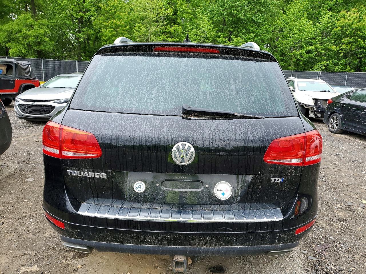 2014 VOLKSWAGEN TOUAREG