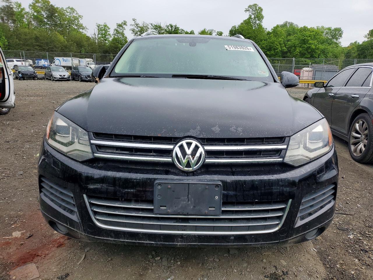 2014 VOLKSWAGEN TOUAREG