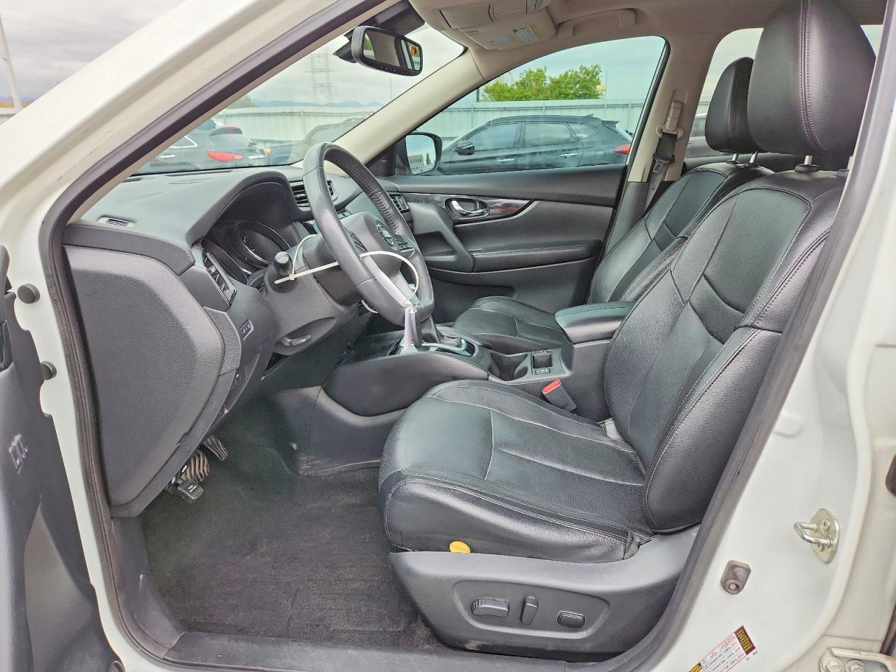 2017 NISSAN ROGUE