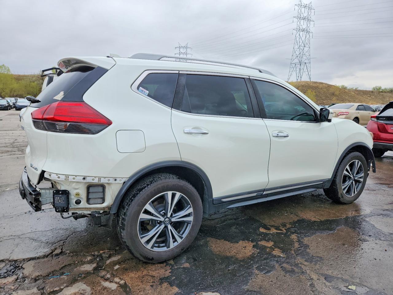 2017 NISSAN ROGUE