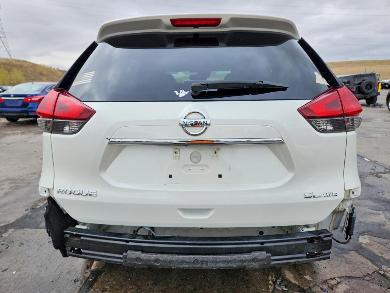 2017 NISSAN ROGUE