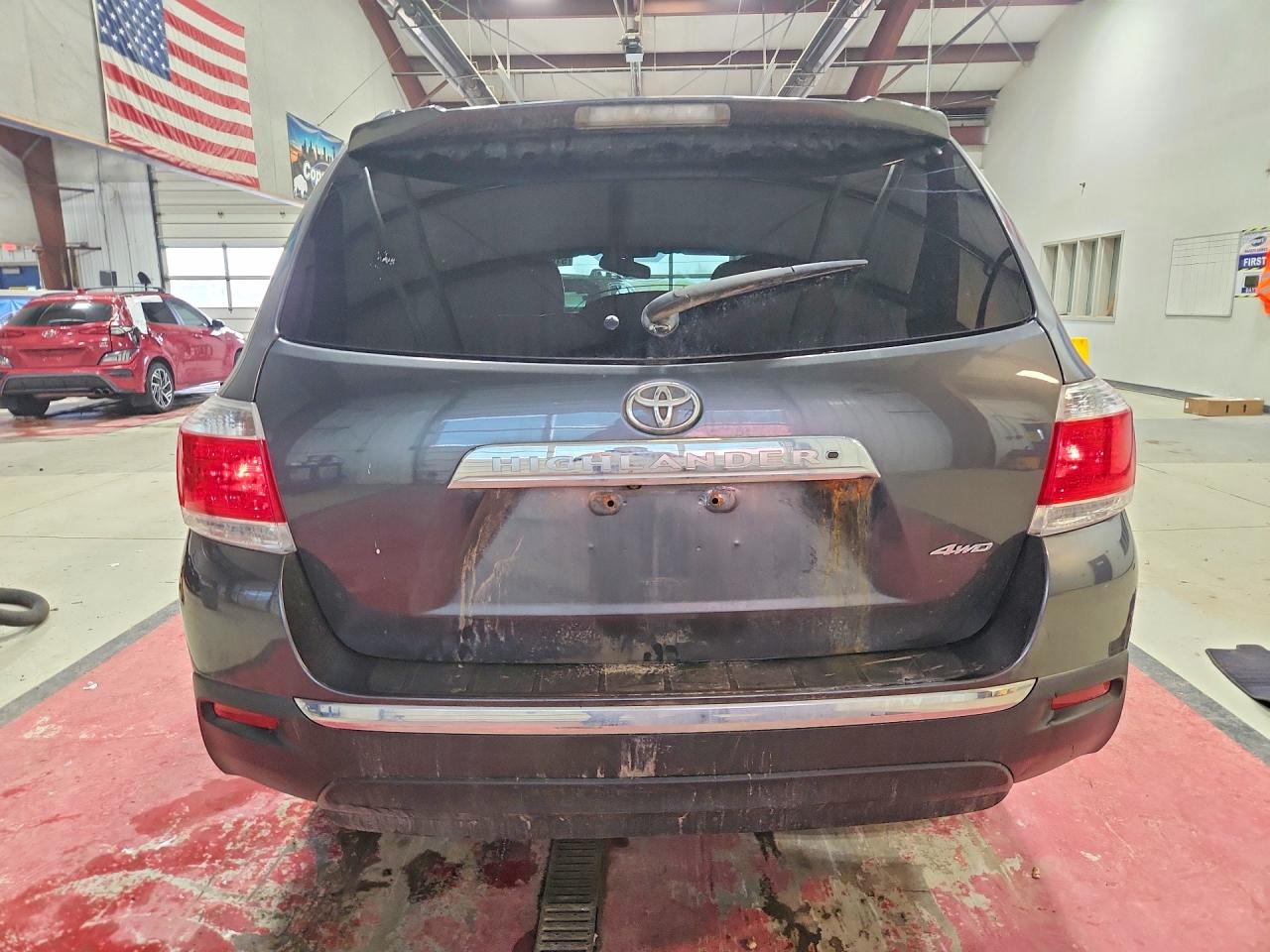 2011 TOYOTA HIGHLANDER