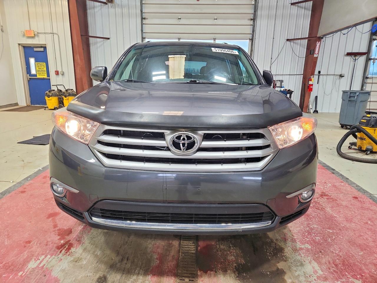 2011 TOYOTA HIGHLANDER