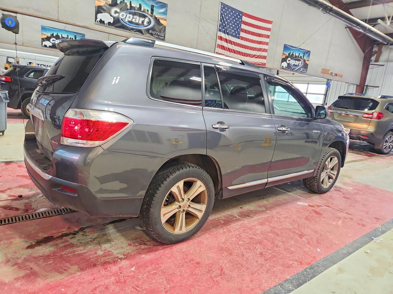 2011 TOYOTA HIGHLANDER