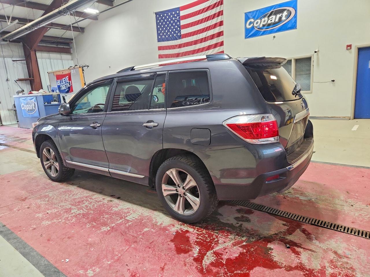 2011 TOYOTA HIGHLANDER