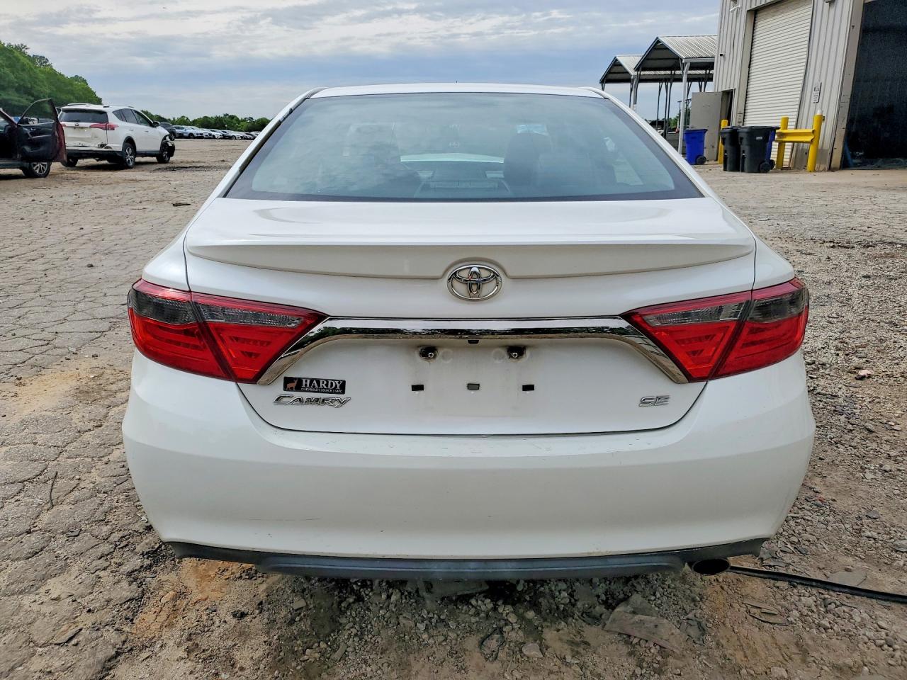 2015 TOYOTA CAMRY