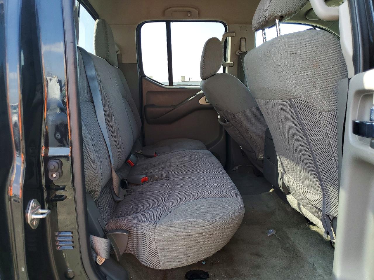2017 NISSAN FRONTIER