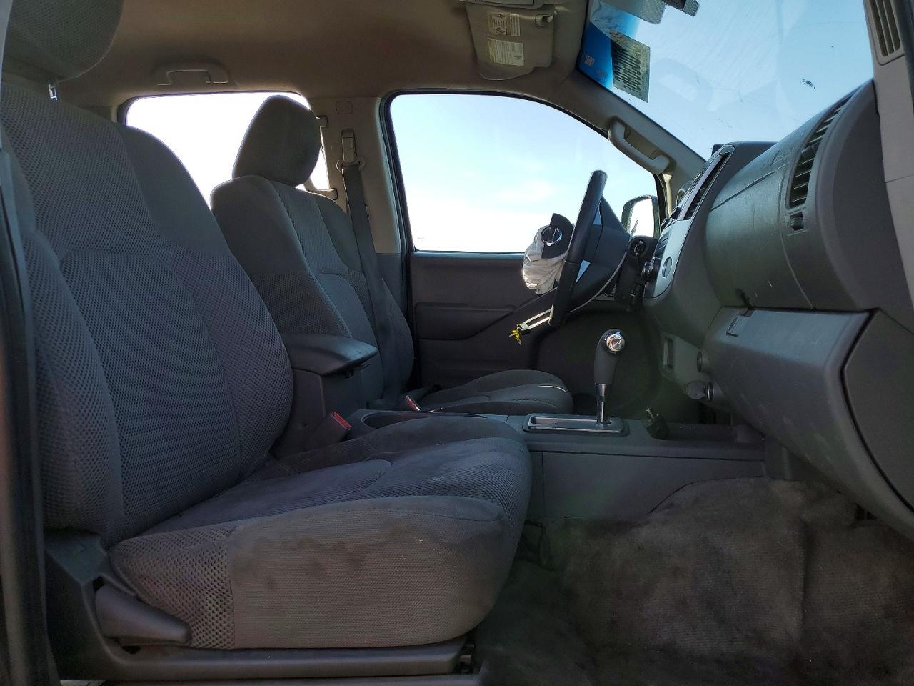 2017 NISSAN FRONTIER