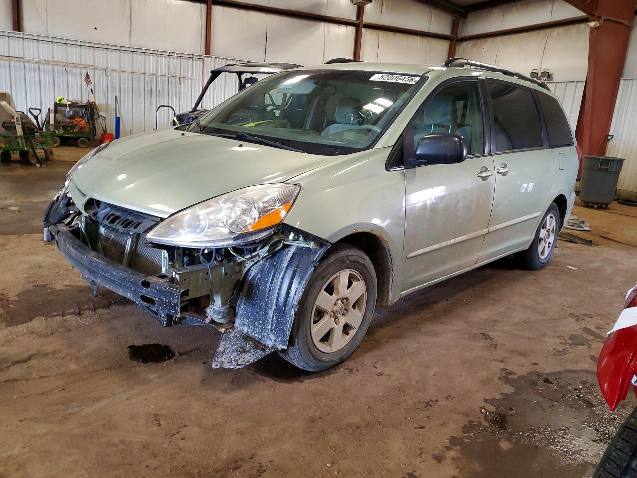 2009 TOYOTA SIENNA