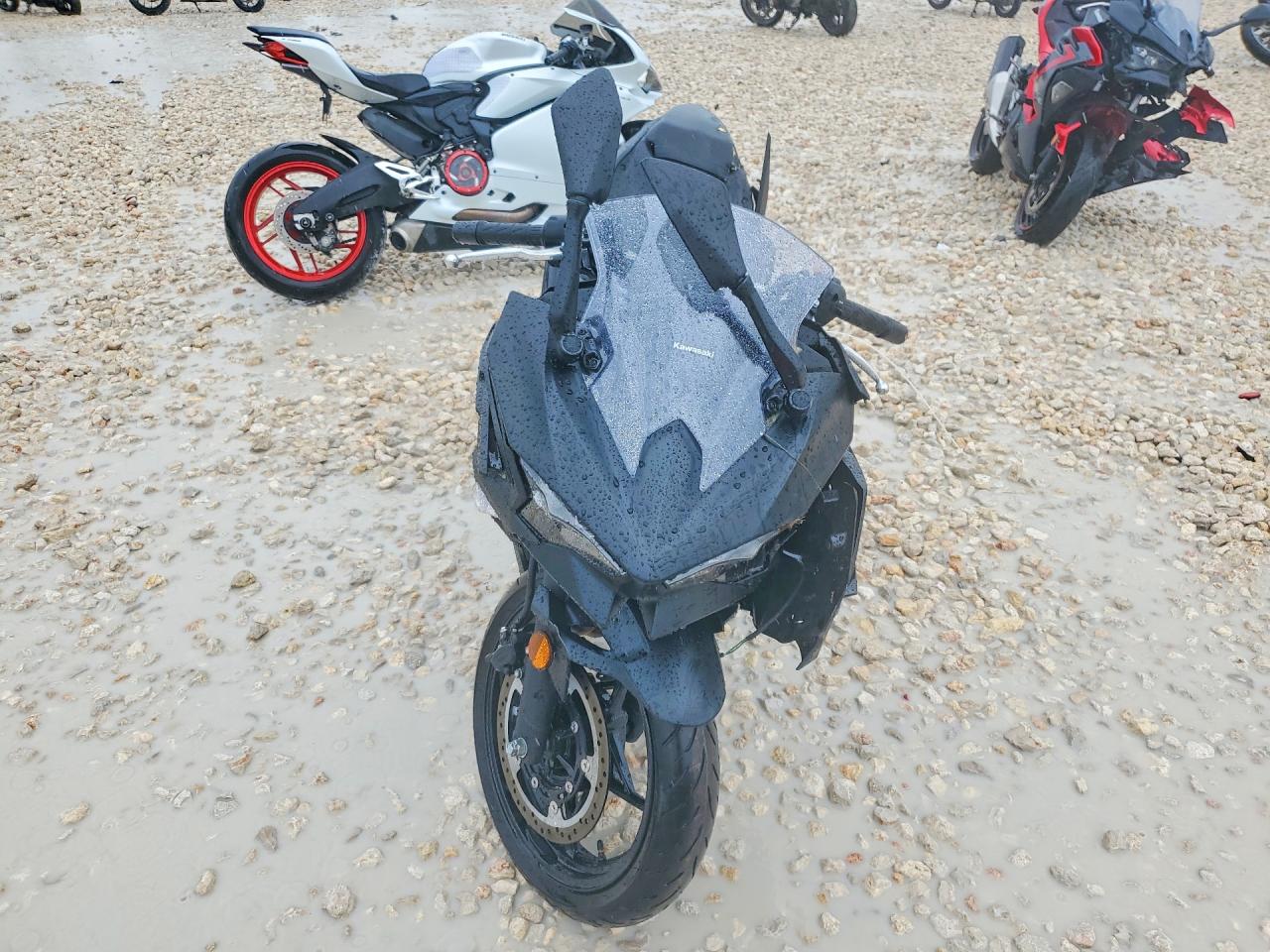 2026 KAWASAKI EX