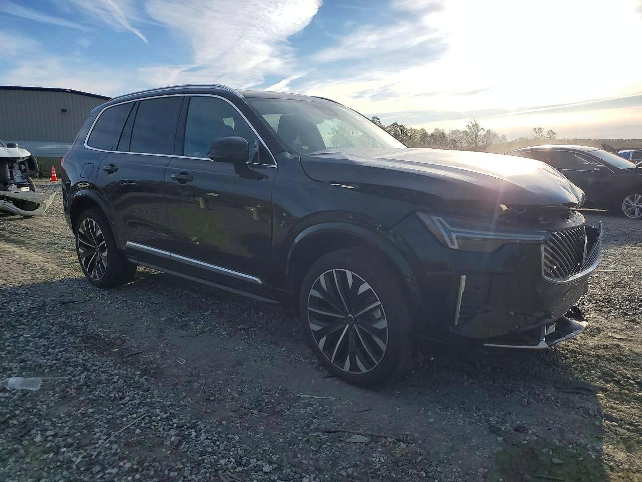 2025 VOLVO XC90