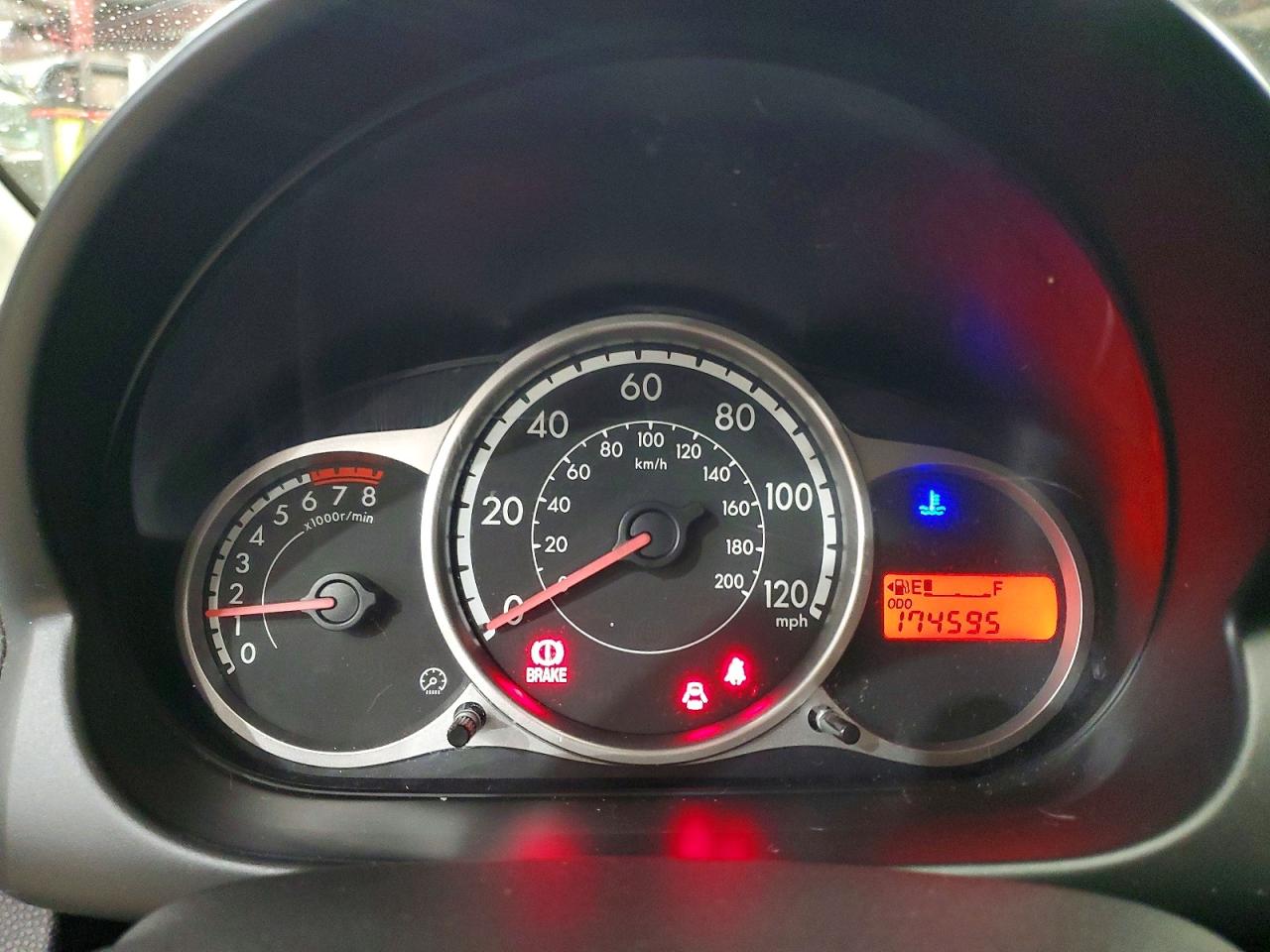 2013 MAZDA 2