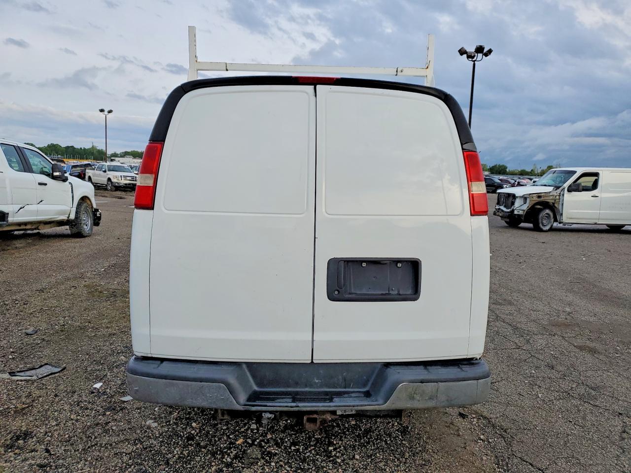 2014 CHEV EXPRESS