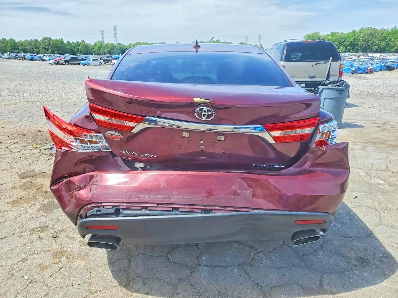 2015 TOYOTA AVALON