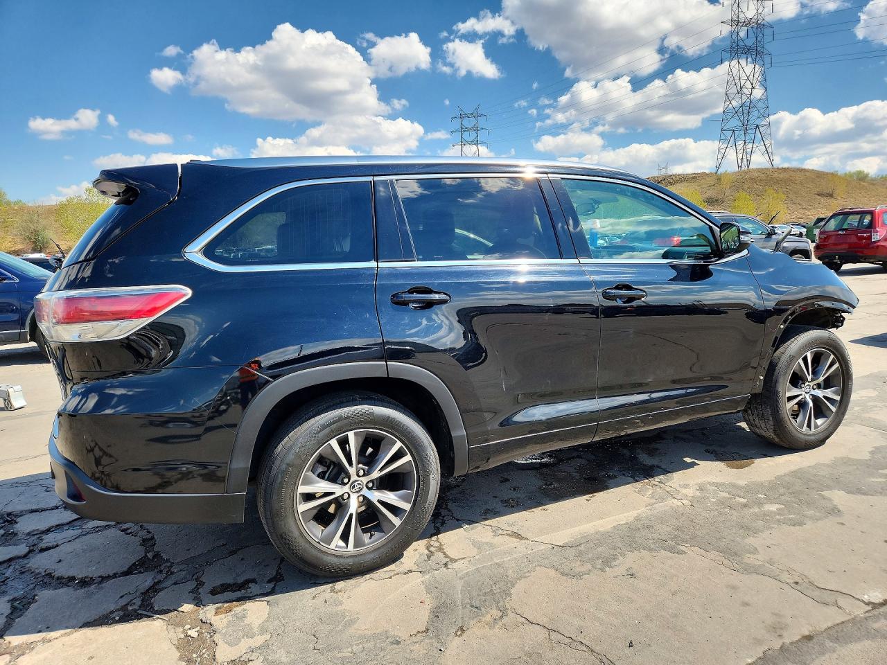 2016 TOYOTA HIGHLANDER