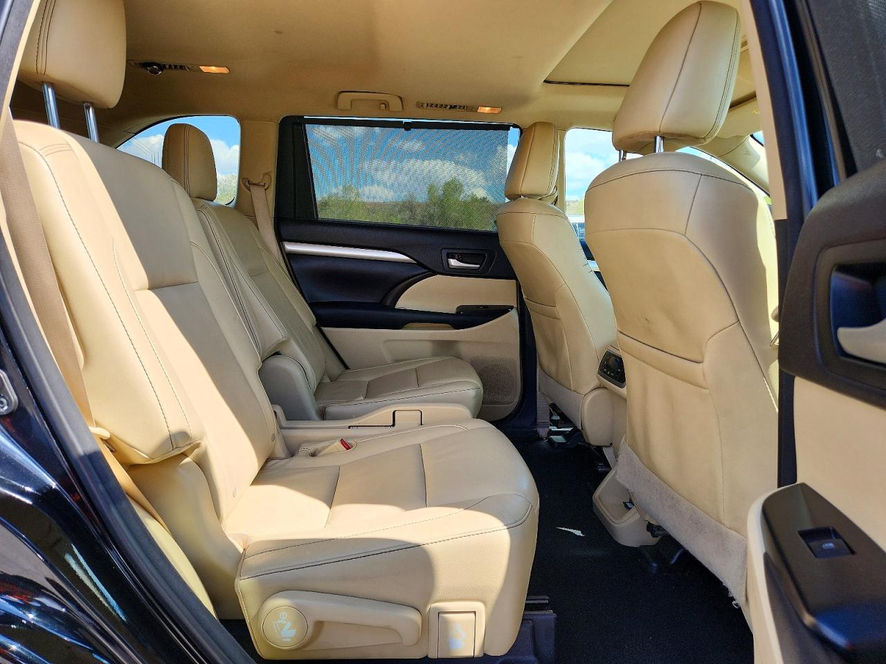 2016 TOYOTA HIGHLANDER