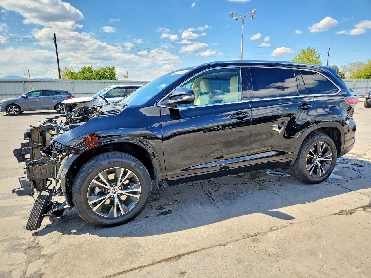 2016 TOYOTA HIGHLANDER