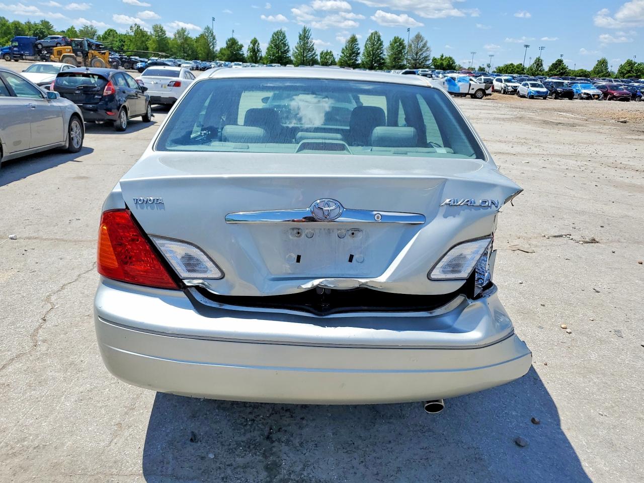2001 TOYOTA AVALON