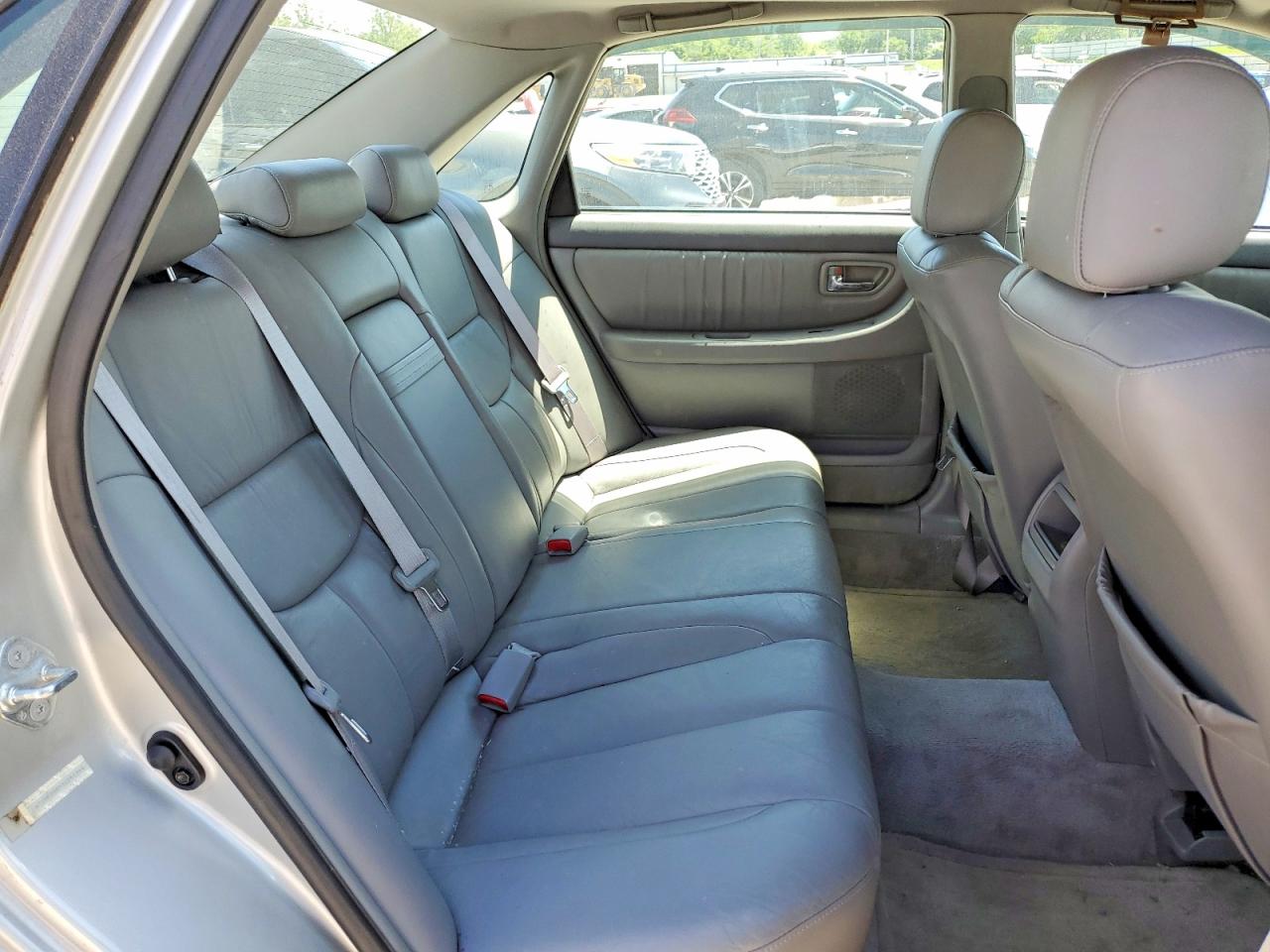 2001 TOYOTA AVALON