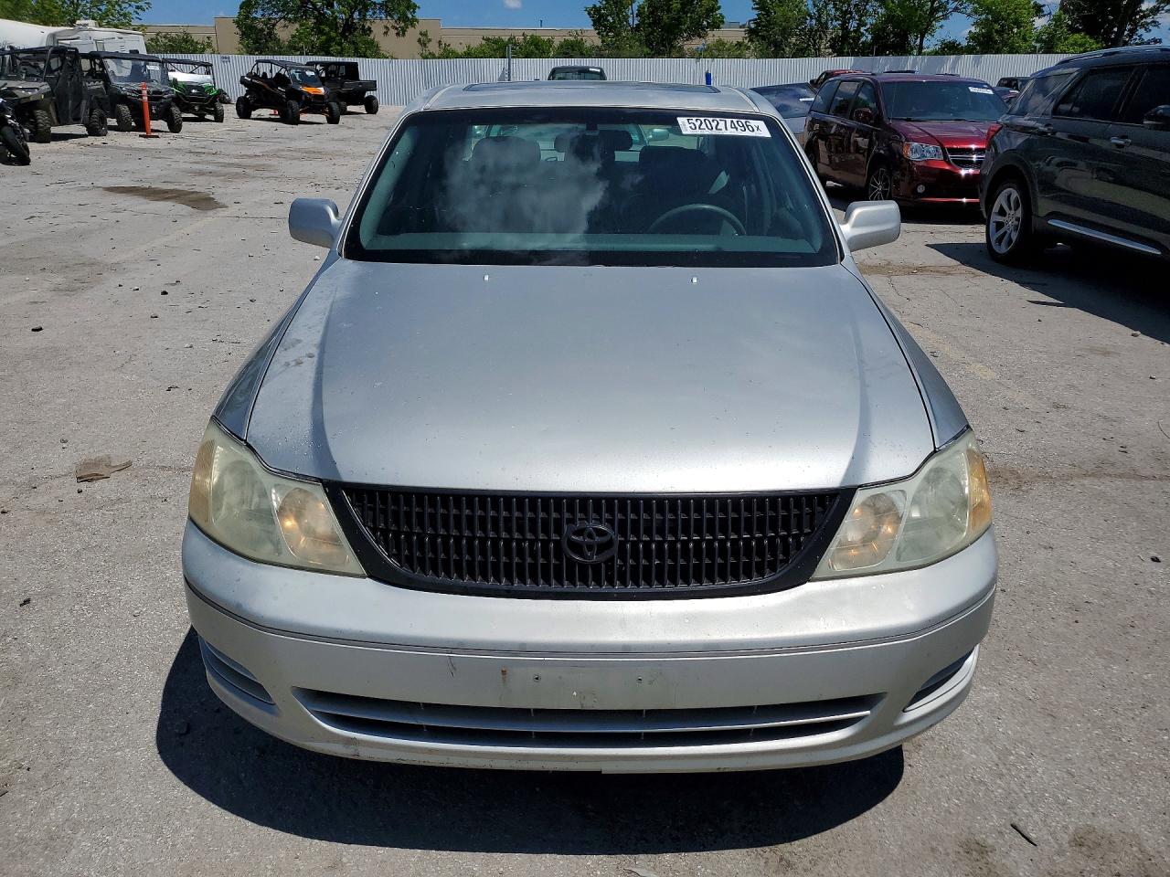 2001 TOYOTA AVALON