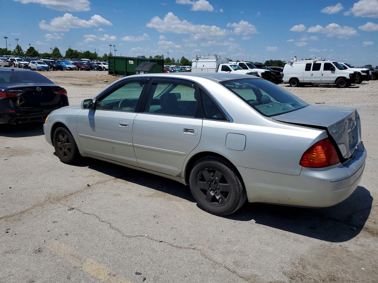 2001 TOYOTA AVALON