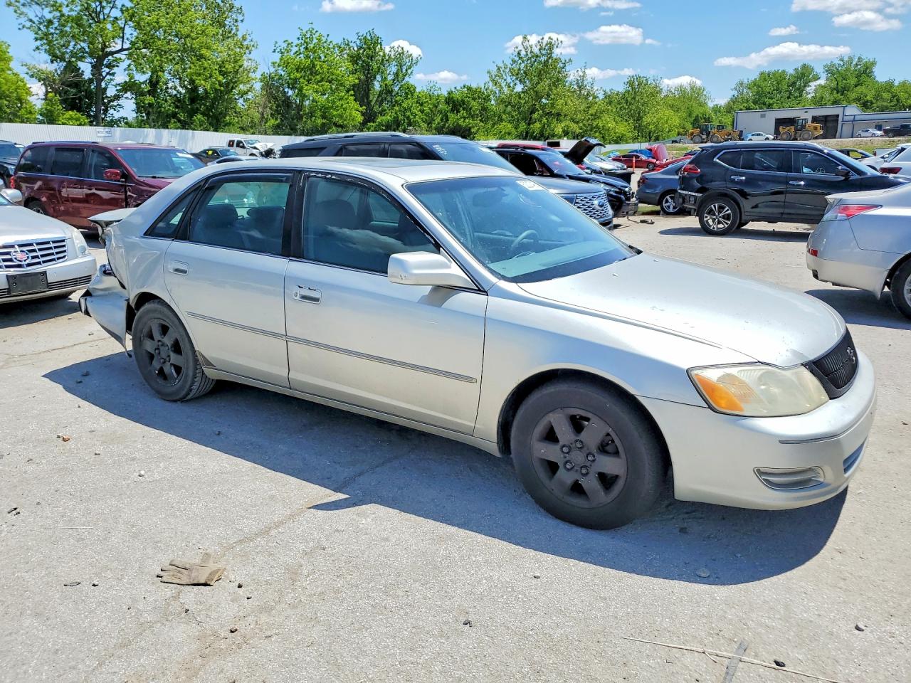 2001 TOYOTA AVALON