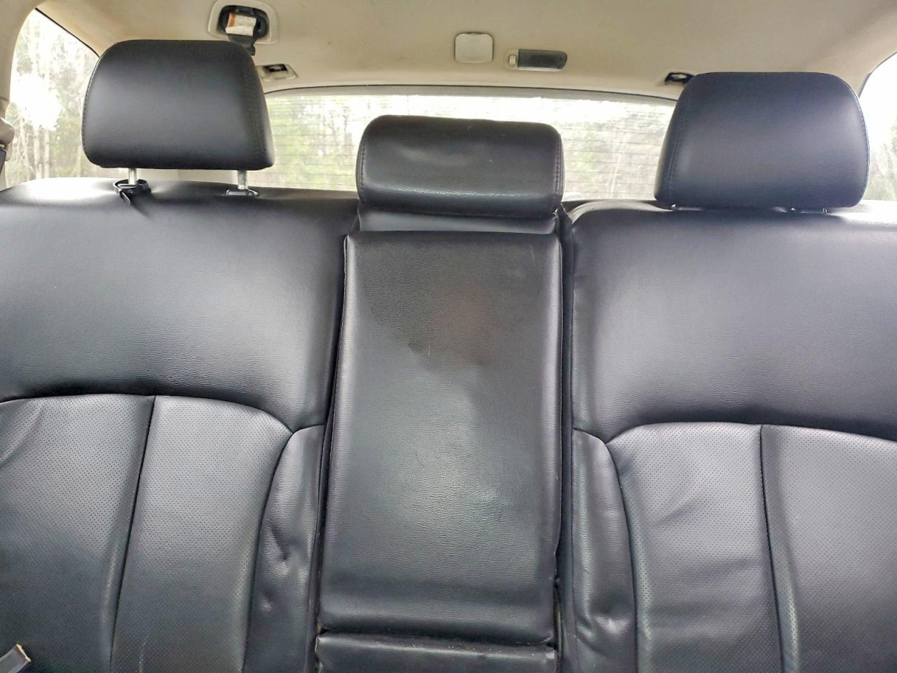2011 SUBARU OUTBACK