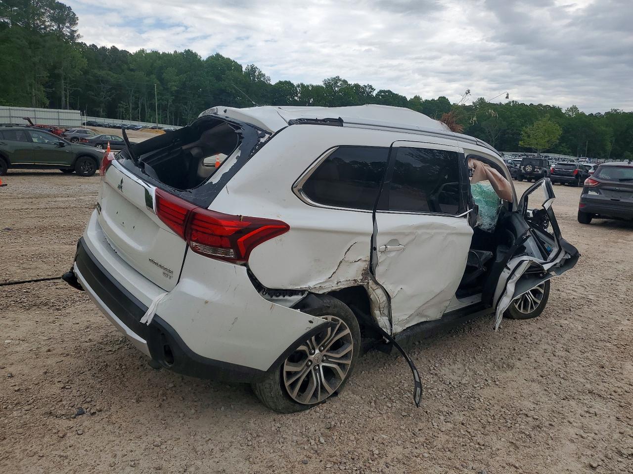 2016 MITSUBISHI OUTLANDER